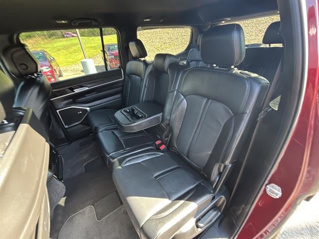 Used 2023 Jeep Wagoneer Series II AWD/4WD image 28