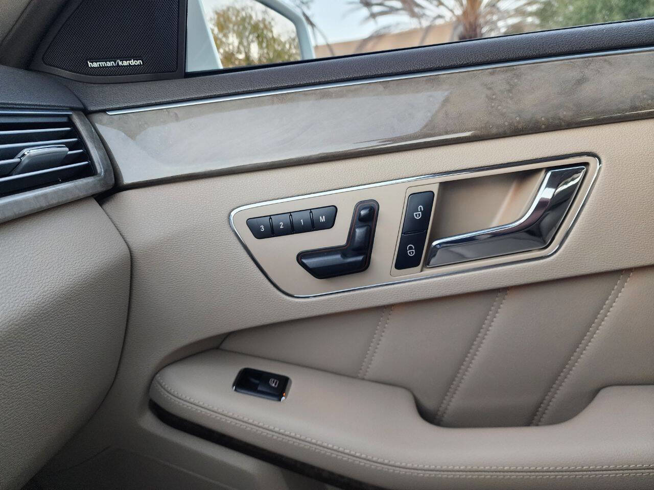 Used 2010 Mercedes-Benz E 350 Sedan image 37