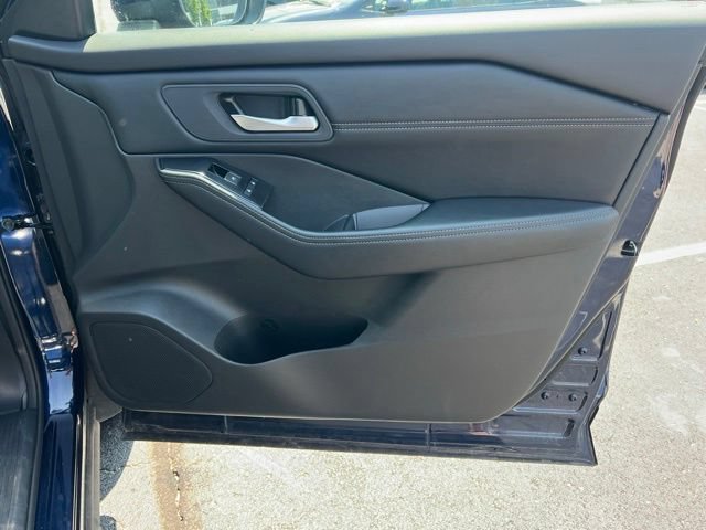 Used 2026 Nissan Rogue SL FWD image 31