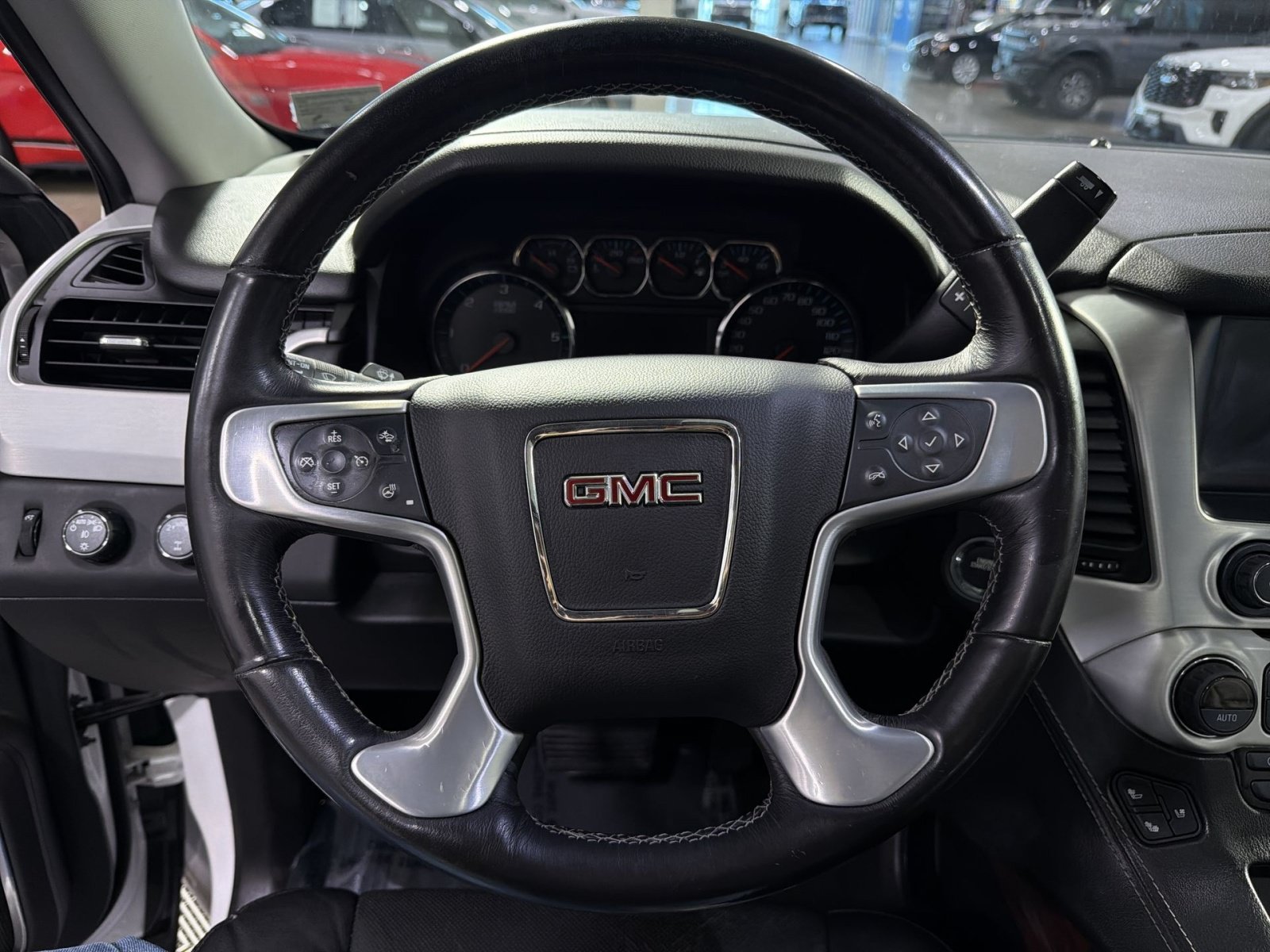 Used 2018 GMC Yukon XL SLT w/ Open Road Package AWD/4WD image 25