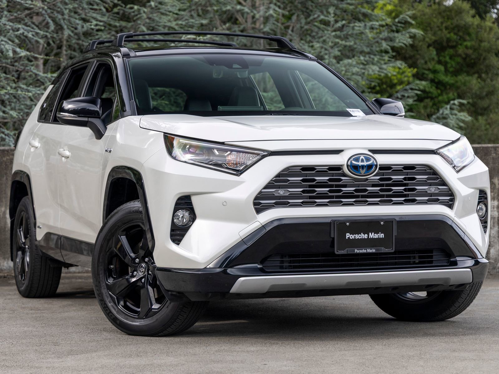 Used 2019 Toyota RAV4 XSE AWD/4WD image 6