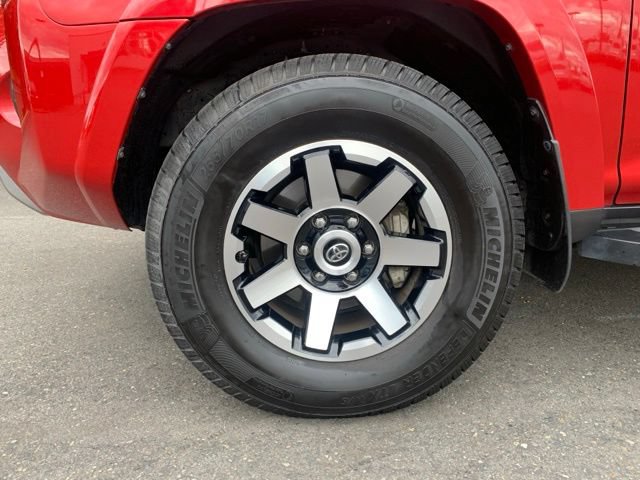 Used 2020 Toyota 4Runner TRD Off-Road Premium w/ Moonroof Package AWD/4WD image 10