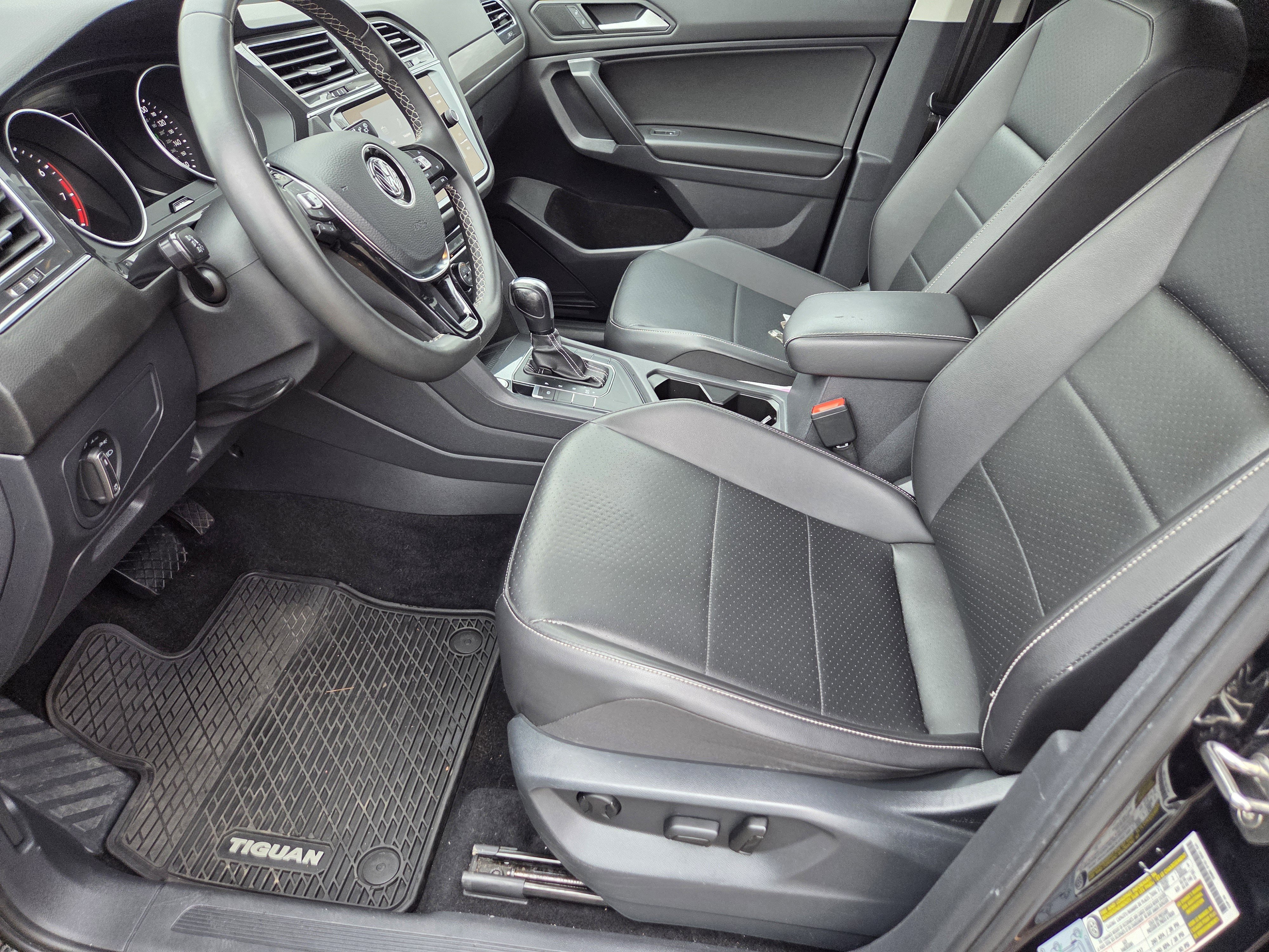 Used 2021 Volkswagen Tiguan SE image 5