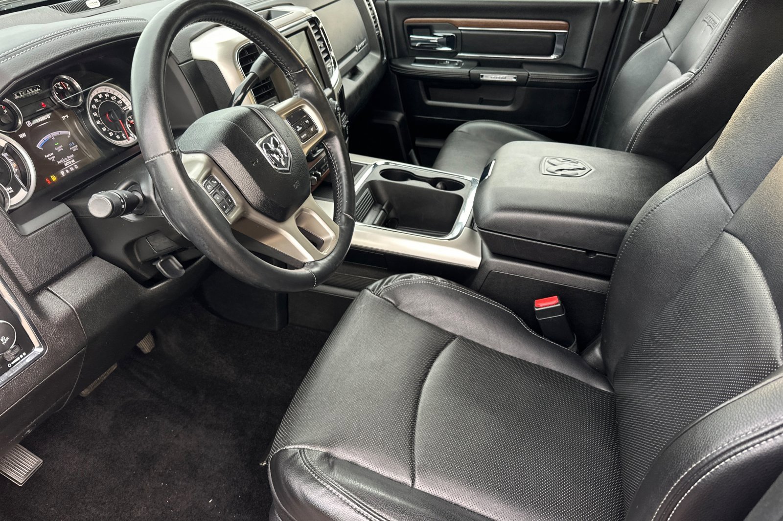Used 2017 RAM 2500 Laramie w/ Sport Appearance Group image 10