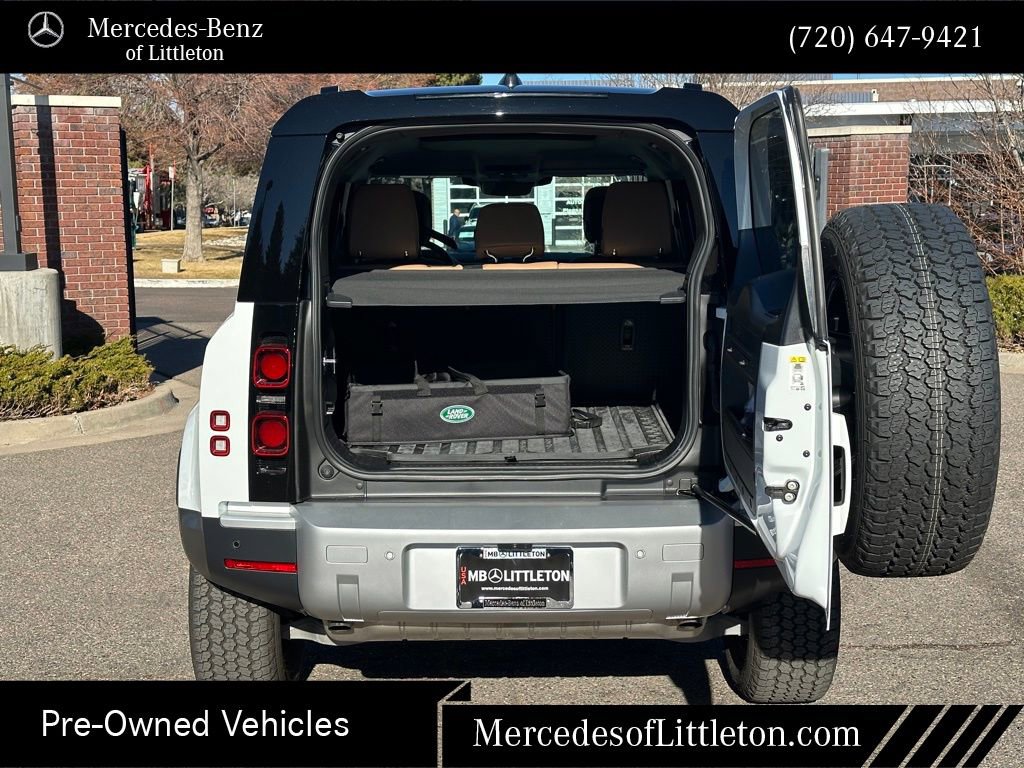 Used 2025 Land Rover Defender 110 S image 26