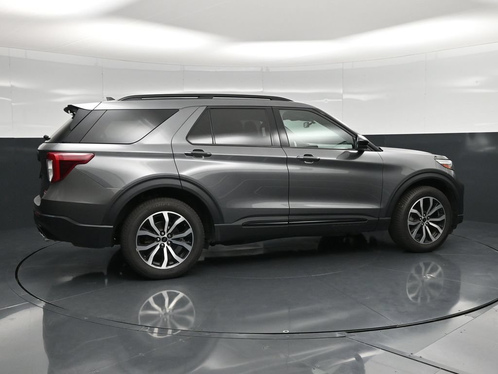 Used 2023 Ford Explorer ST AWD/4WD image 2