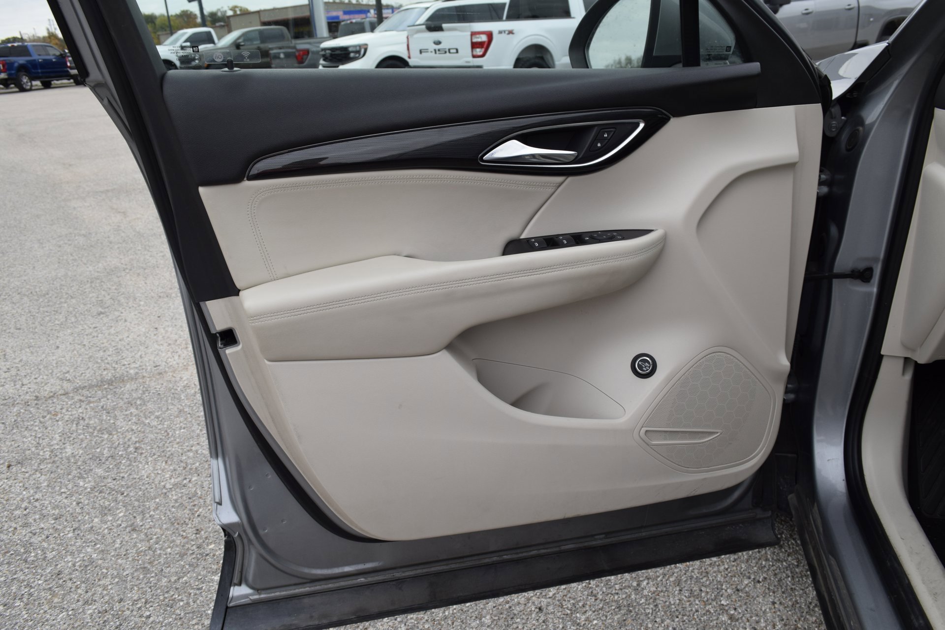 Used 2023 Buick Envision Preferred image 19