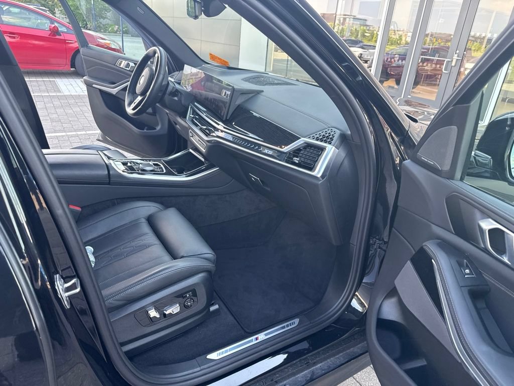 Used 2024 BMW X5 xDrive40i w/ M Sport Package AWD/4WD image 20