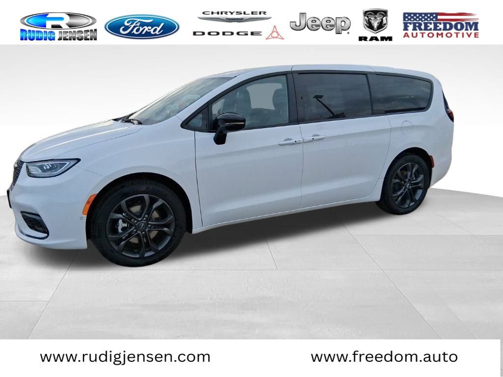 New 2026 Chrysler Pacifica Select image 12