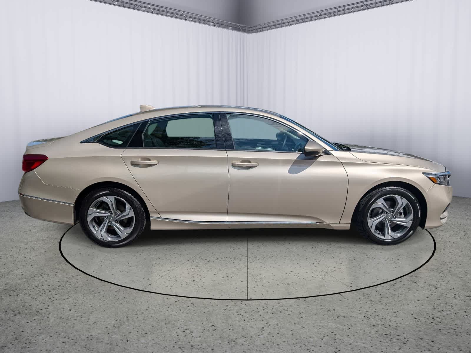 Certified 2018 Honda Accord EX-L image 2