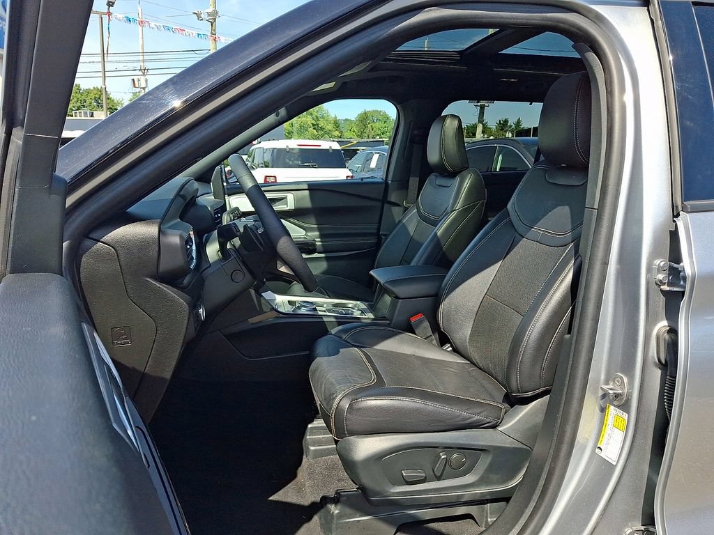 Used 2024 Ford Explorer ST w/ Equipment Group 401A AWD/4WD image 15