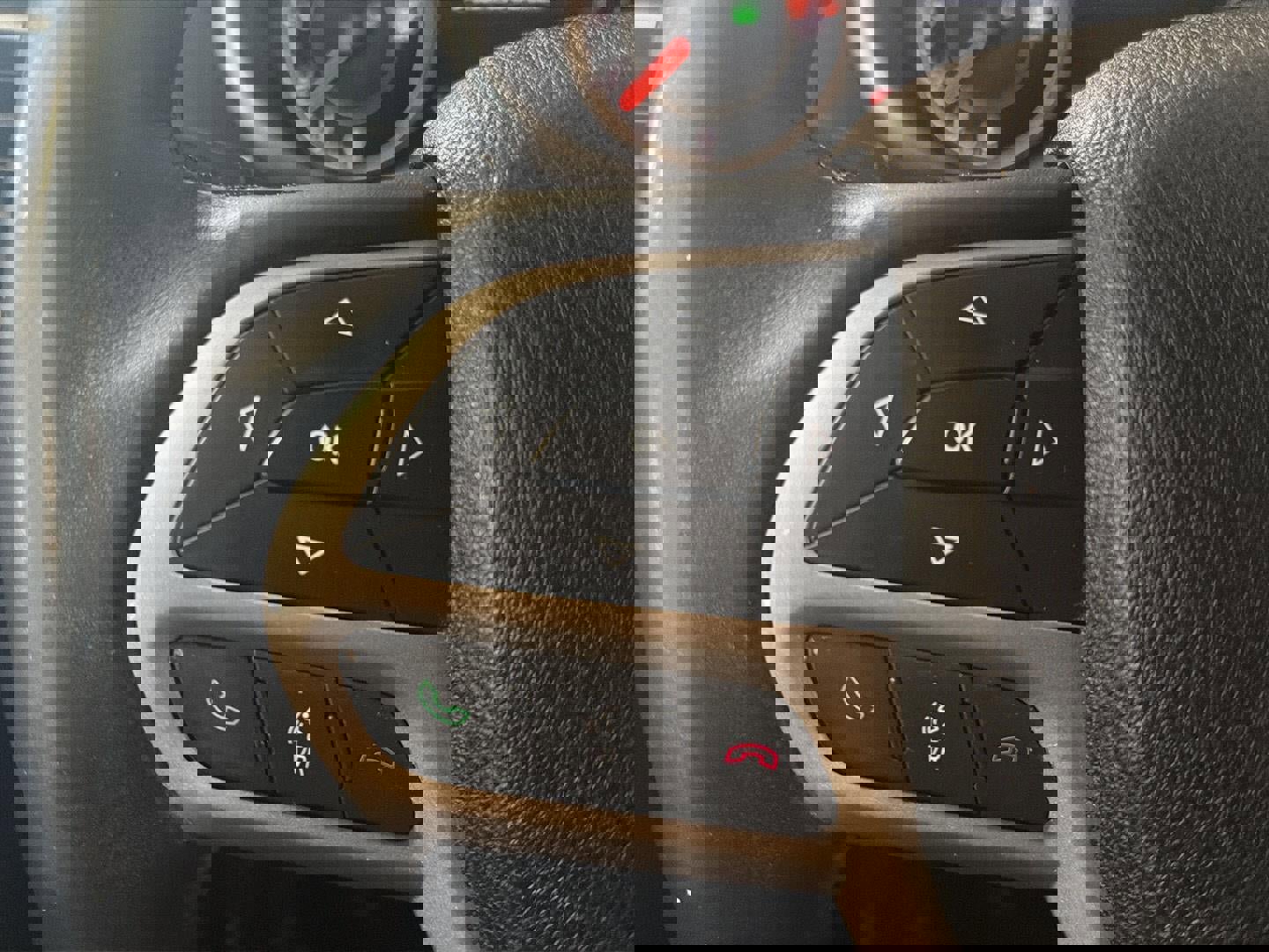 Used 2017 Jeep Cherokee Limited image 19