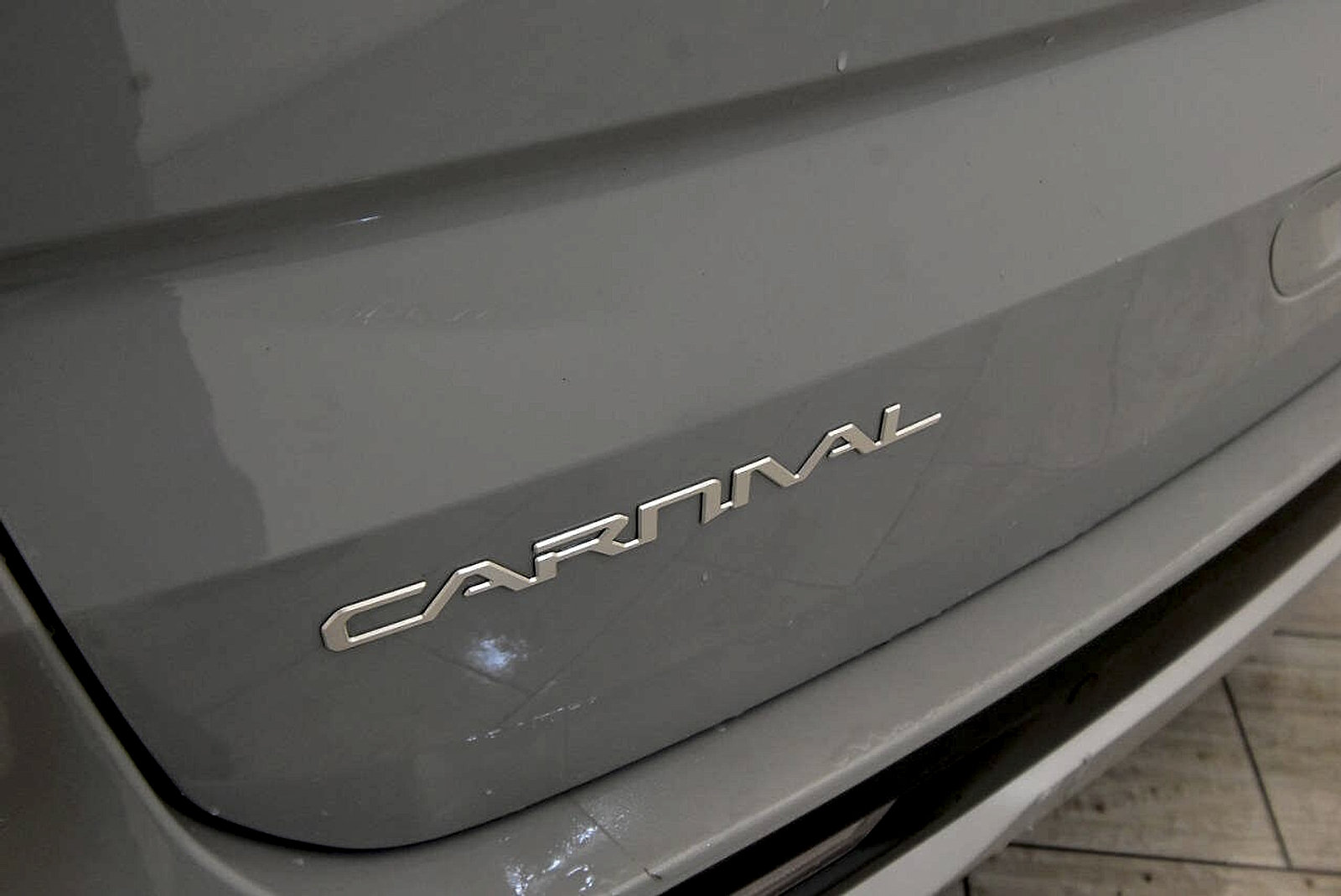 Used 2024 Kia Carnival EX FWD image 32