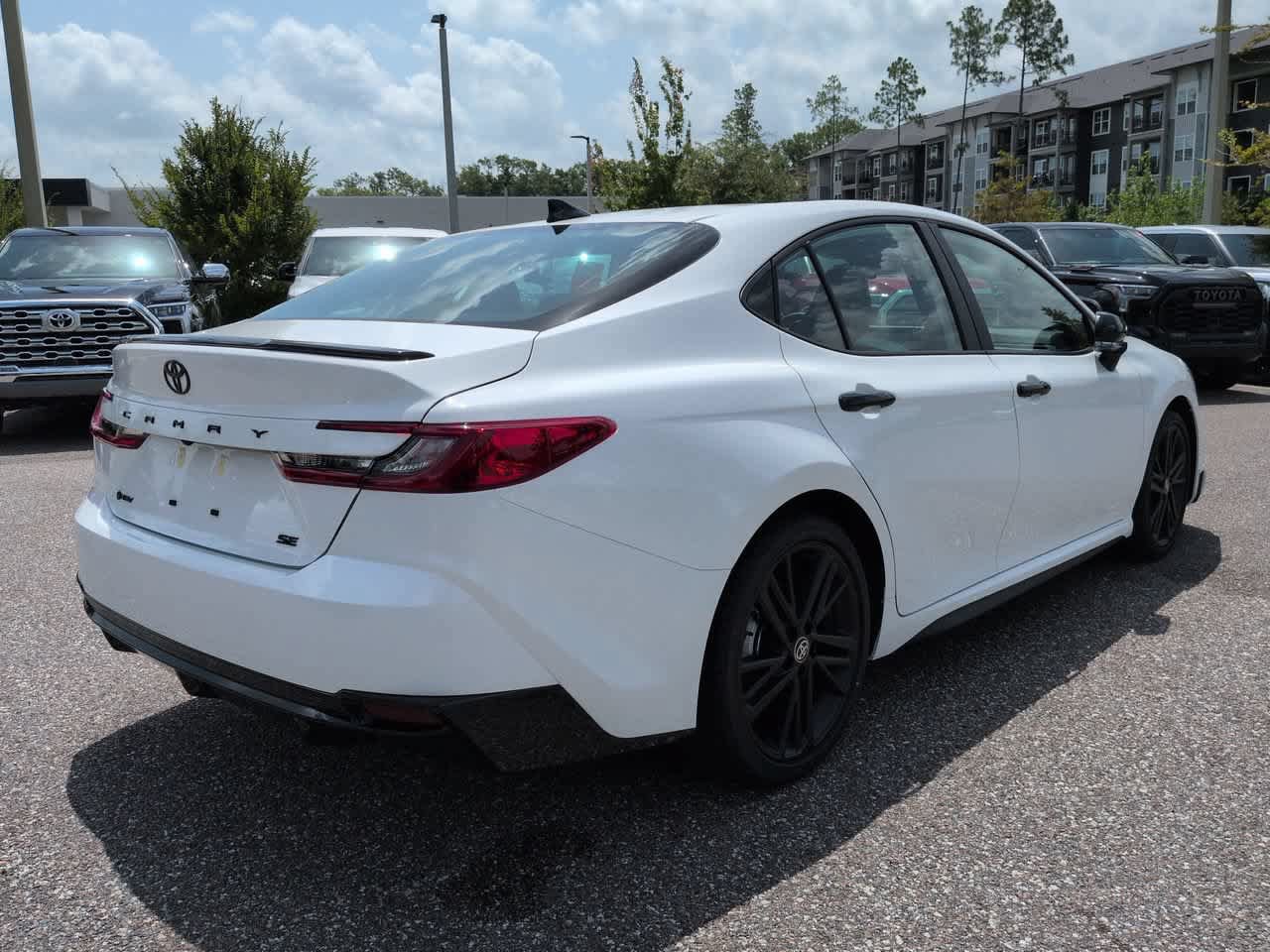 New 2026 Toyota Camry Hybrid FWD image 6