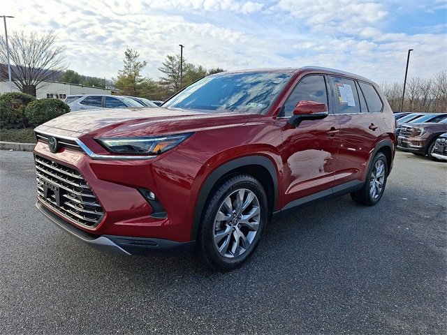 Used 2024 Toyota Grand Highlander Limited image 3