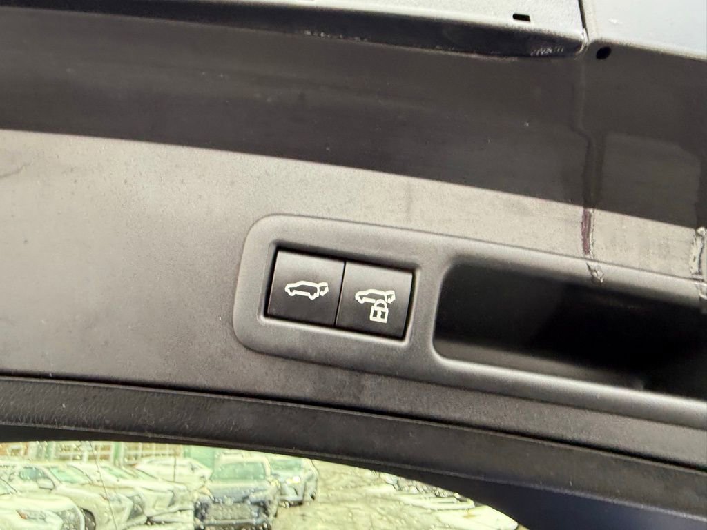 Used 2023 Lexus UX 250h F Sport image 18