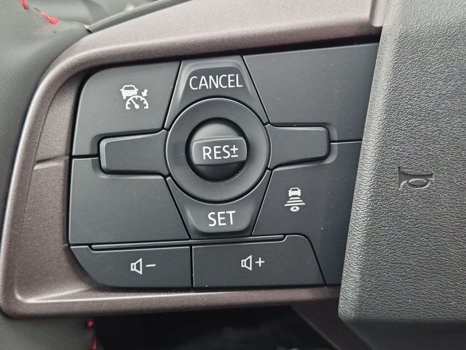 New 2027 Nissan Sentra SR w/ Floor Mat Package FWD image 14