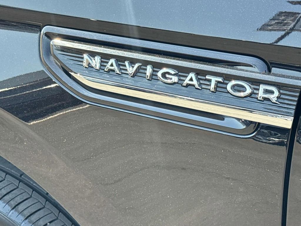 Certified 2022 Lincoln Navigator Black Label AWD/4WD image 6