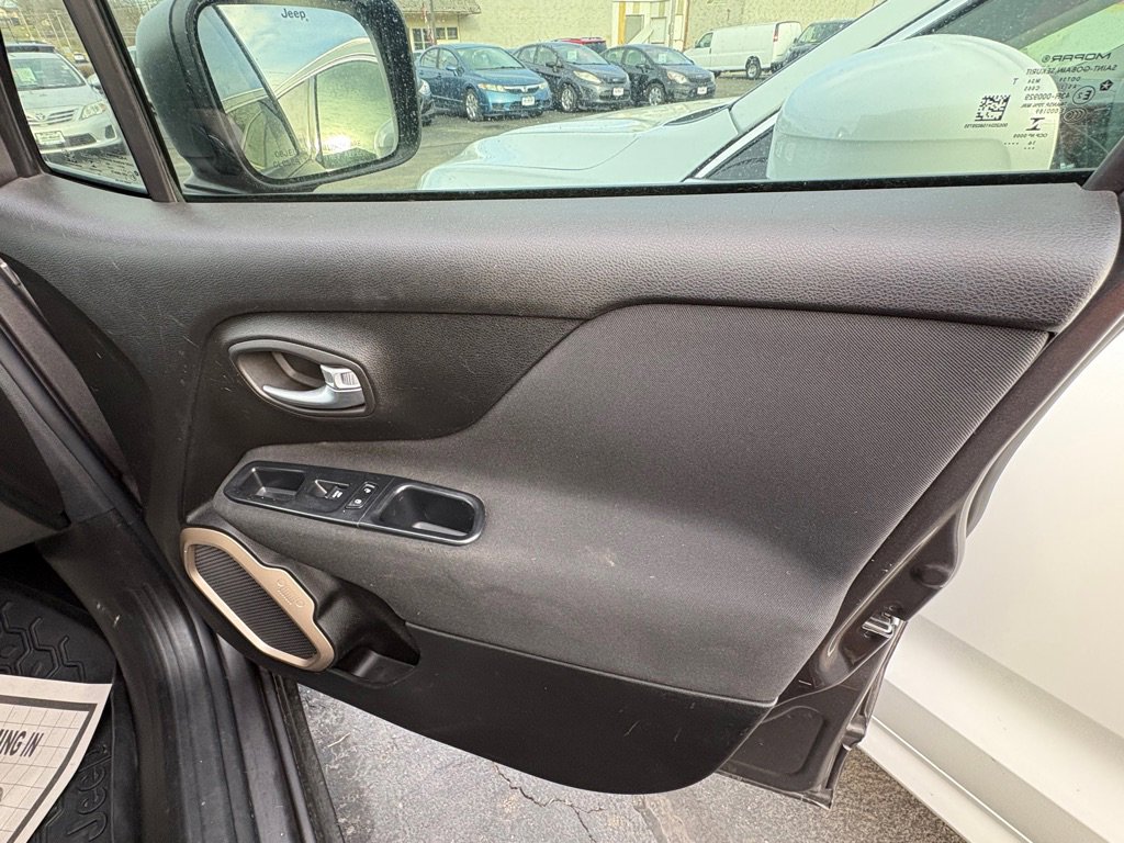 Used 2017 Jeep Renegade Sport w/ Power & Air Group image 15