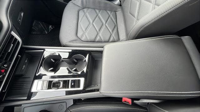 New 2026 Volkswagen Atlas Cross Sport SE AWD/4WD image 17