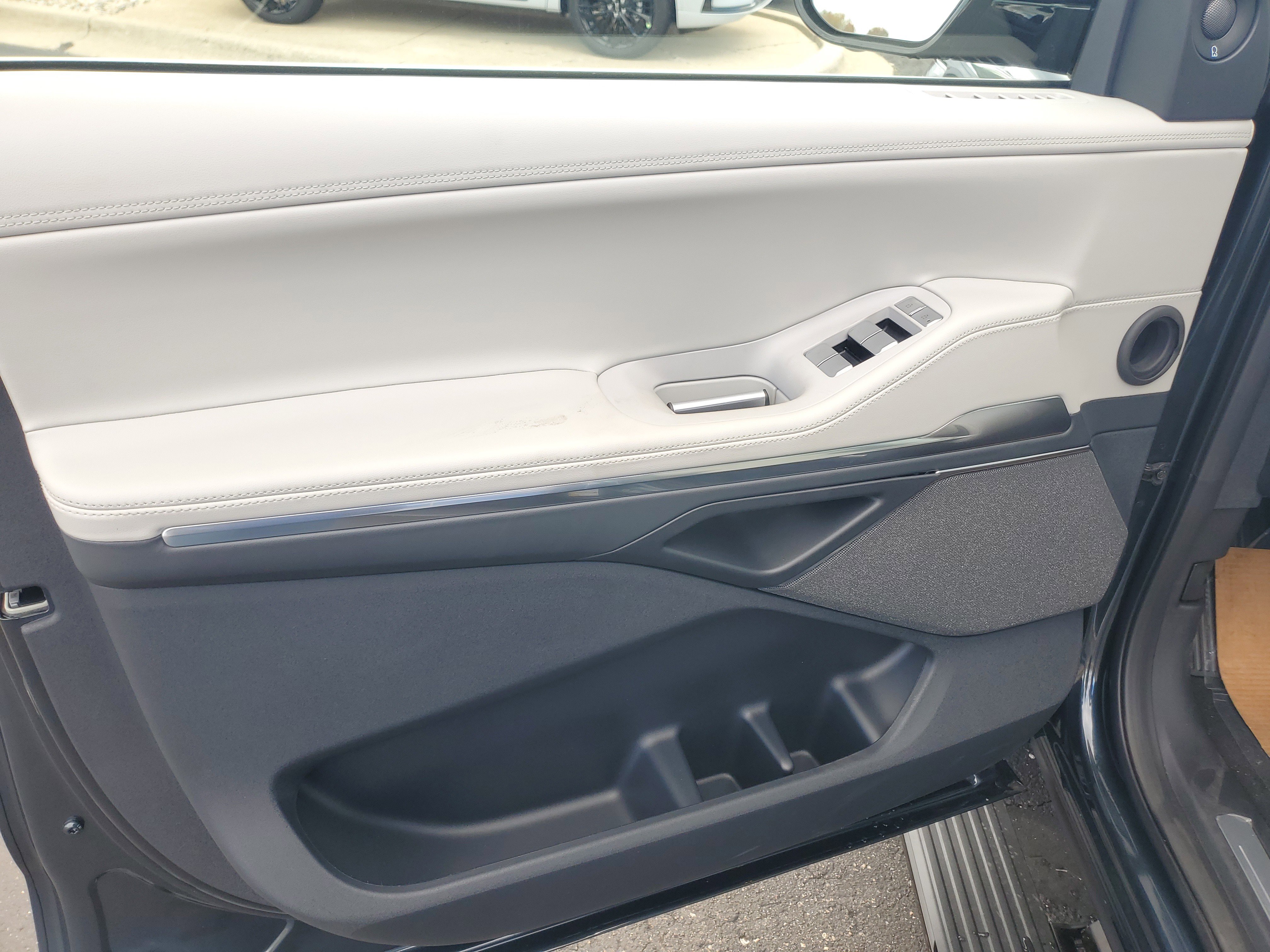 New 2025 Lincoln Navigator Reserve image 8