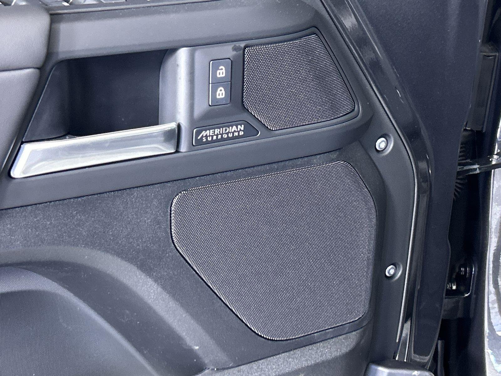 New 2025 Land Rover Defender 130 X-Dynamic SE image 22