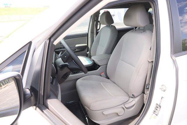 Used 2015 Kia Sedona L image 8