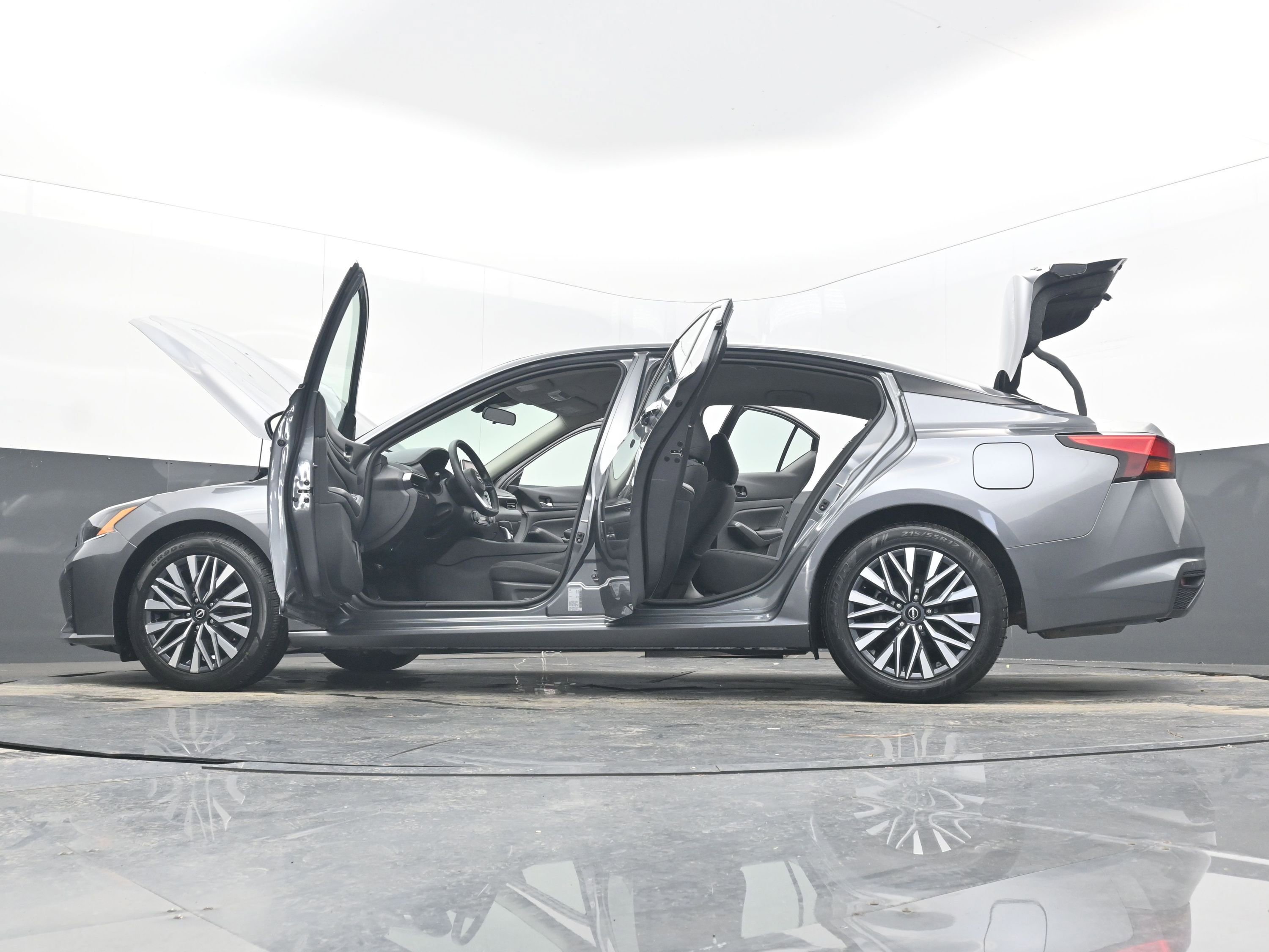 Used 2024 Nissan Altima 2.5 SV image 40