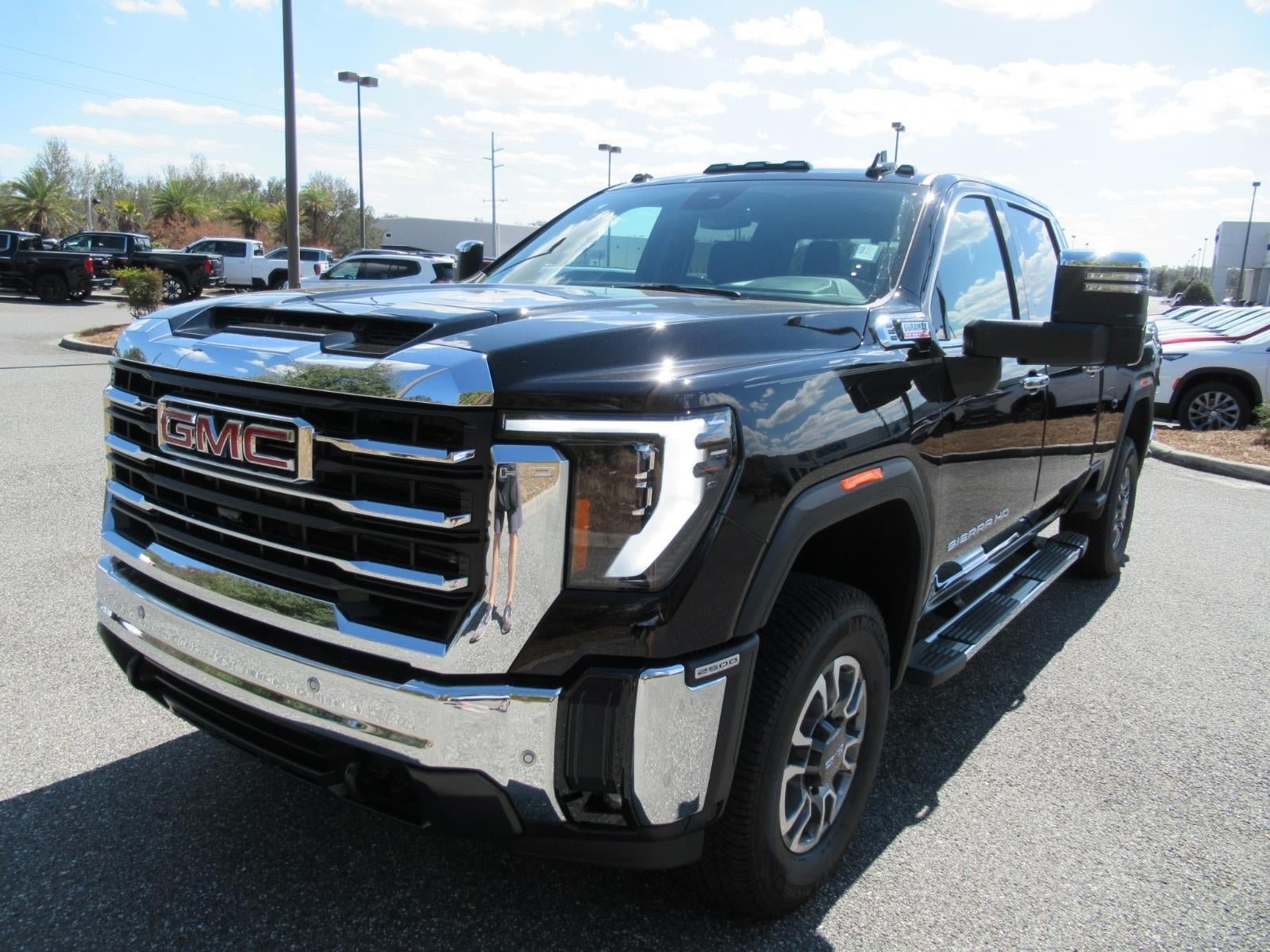New 2026 GMC Sierra 2500 SLT w/ SLT Premium Package AWD/4WD image 3
