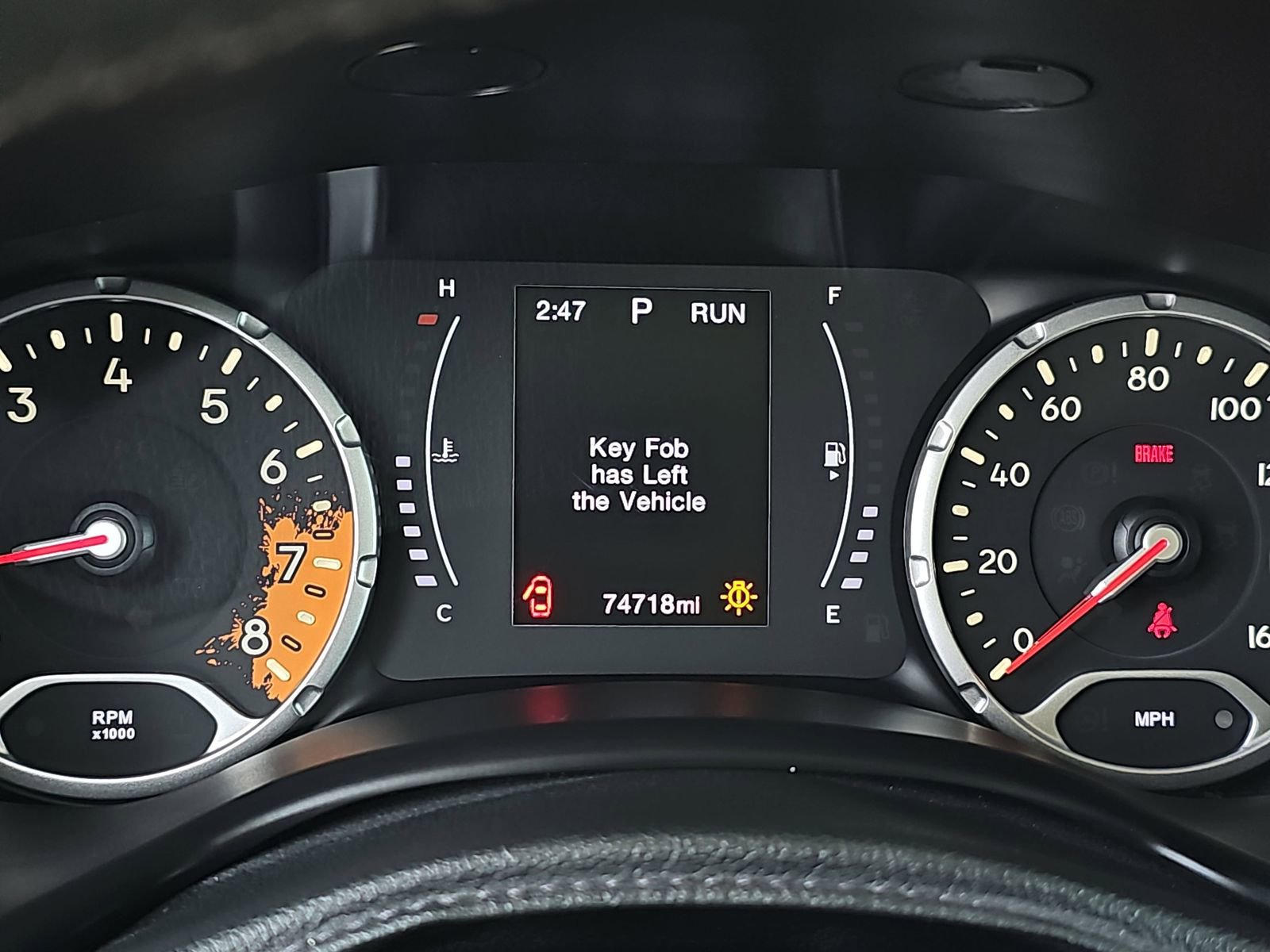 Used 2018 Jeep Renegade Latitude w/ Advanced Technology Group FWD image 18