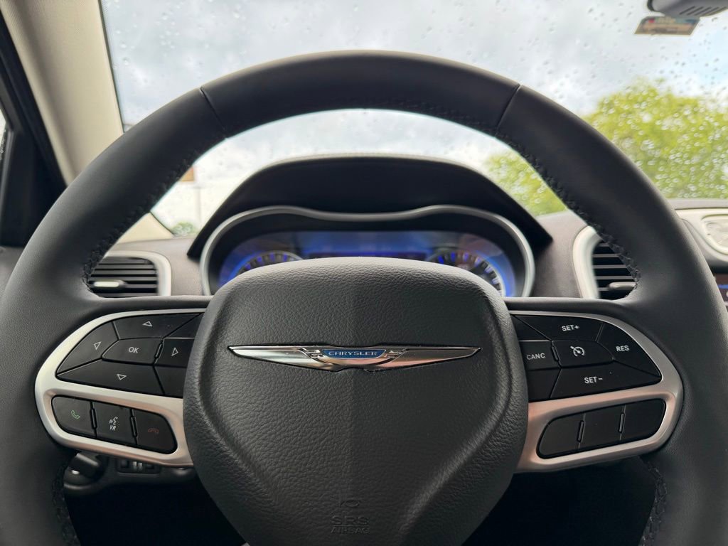 Used 2022 Chrysler 300 Touring w/ Sport Appearance Package RWD image 15