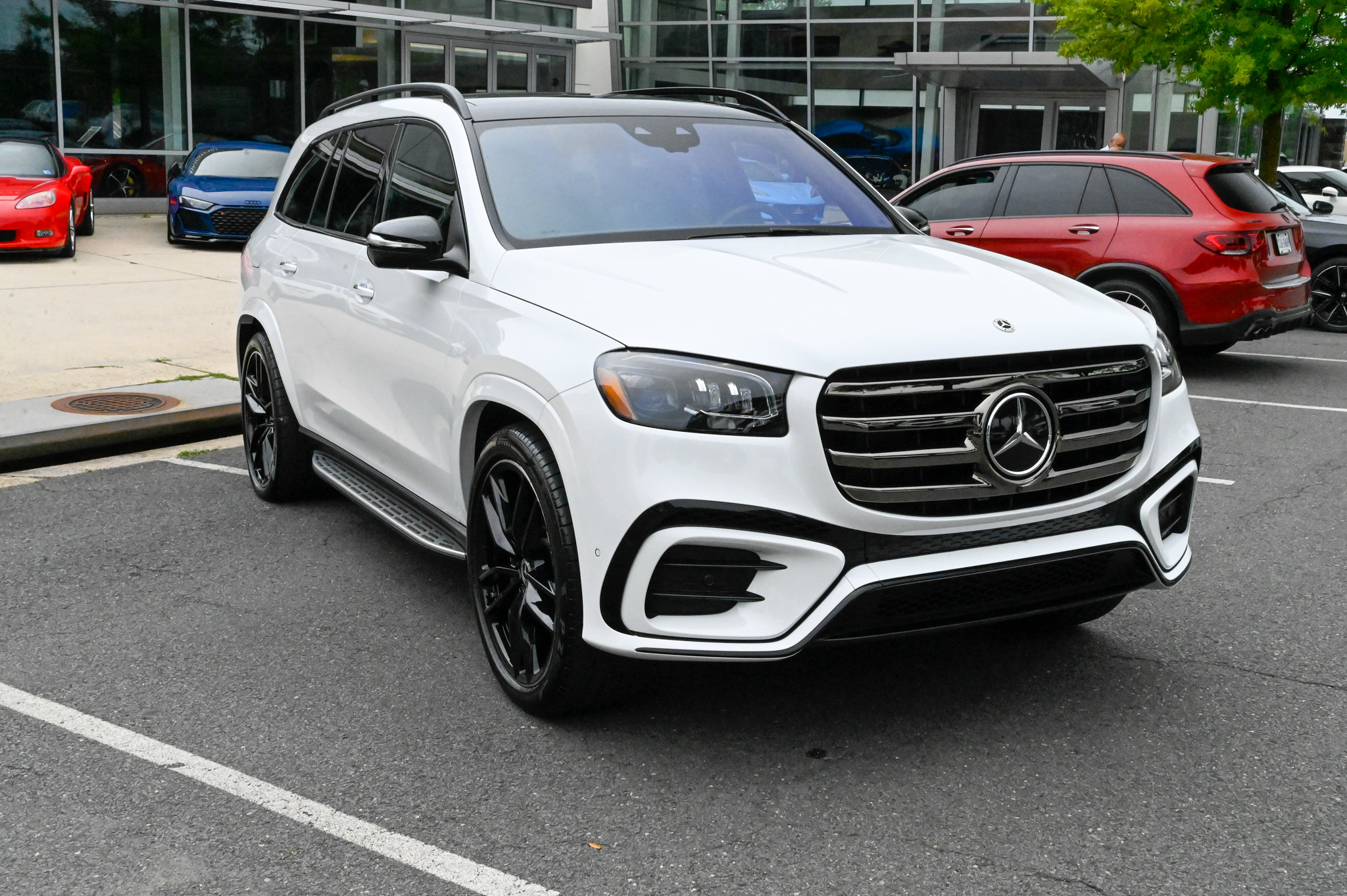 Used 2025 Mercedes-Benz GLS 580 4MATIC image 3