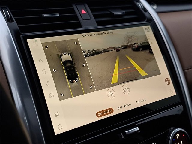 Used 2024 Land Rover Discovery Metropolitan Edition image 28