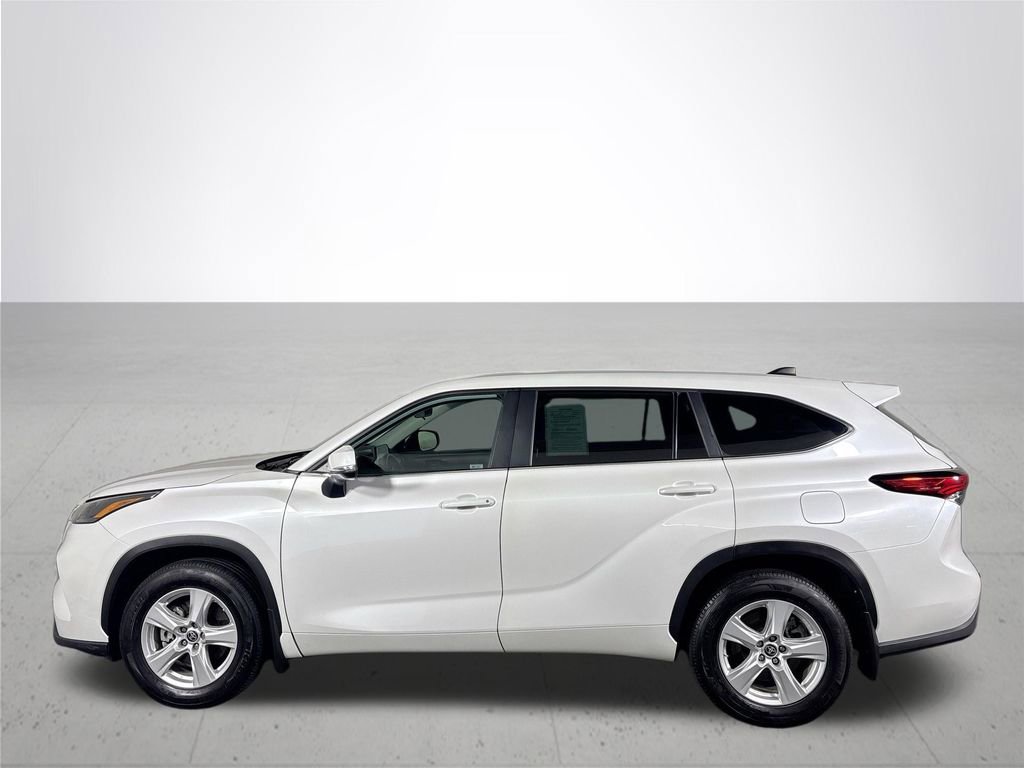 Used 2023 Toyota Highlander L image 9