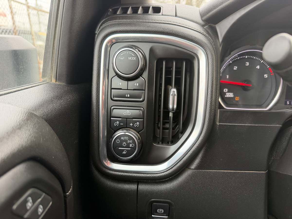 Used 2021 Chevrolet Silverado 2500 LT w/ Fleet Comfort Package AWD/4WD image 28
