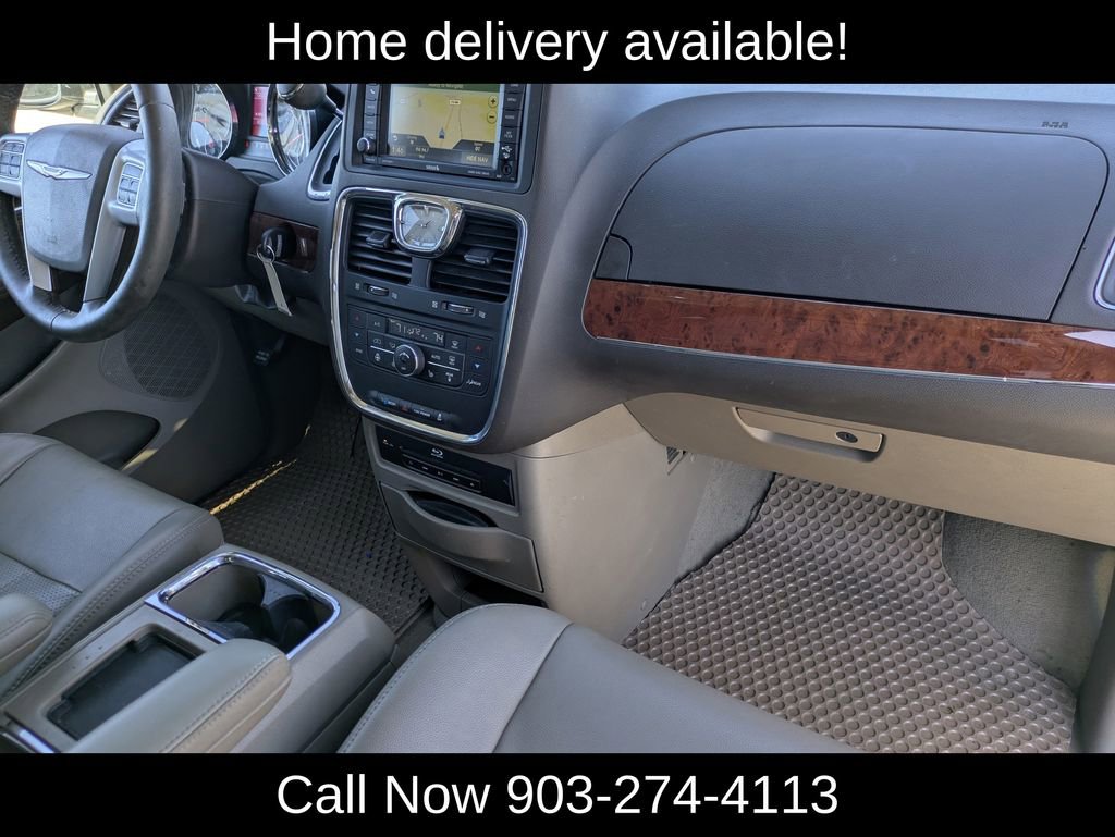 Used 2014 Chrysler Town & Country Touring-L w/ Driver Convenience Group image 35