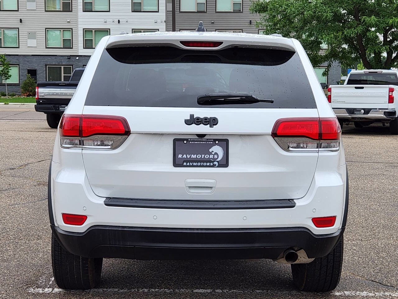 Used 2022 Jeep Grand Cherokee Laredo E image 9