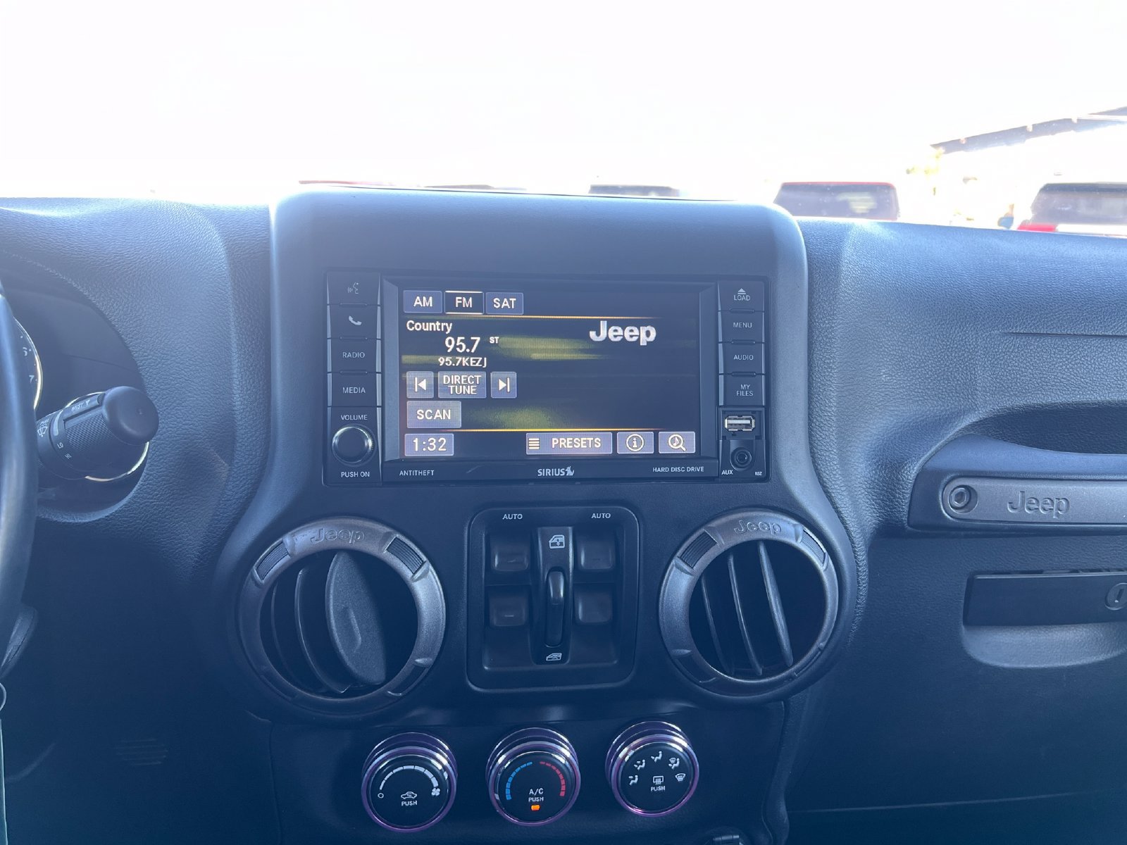 Used 2017 Jeep Wrangler Unlimited Sport w/ Quick Order Package 24S AWD/4WD image 23