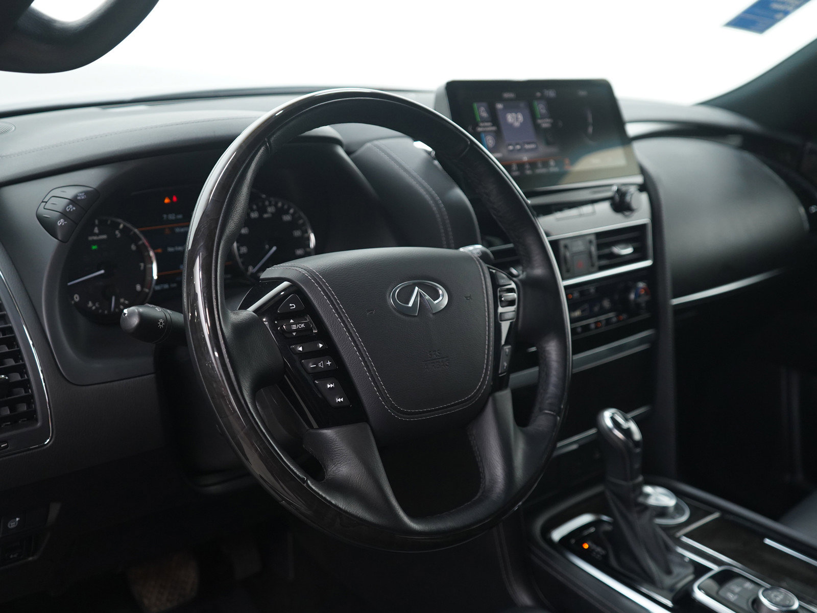 Used 2024 INFINITI QX80 Premium Select image 26