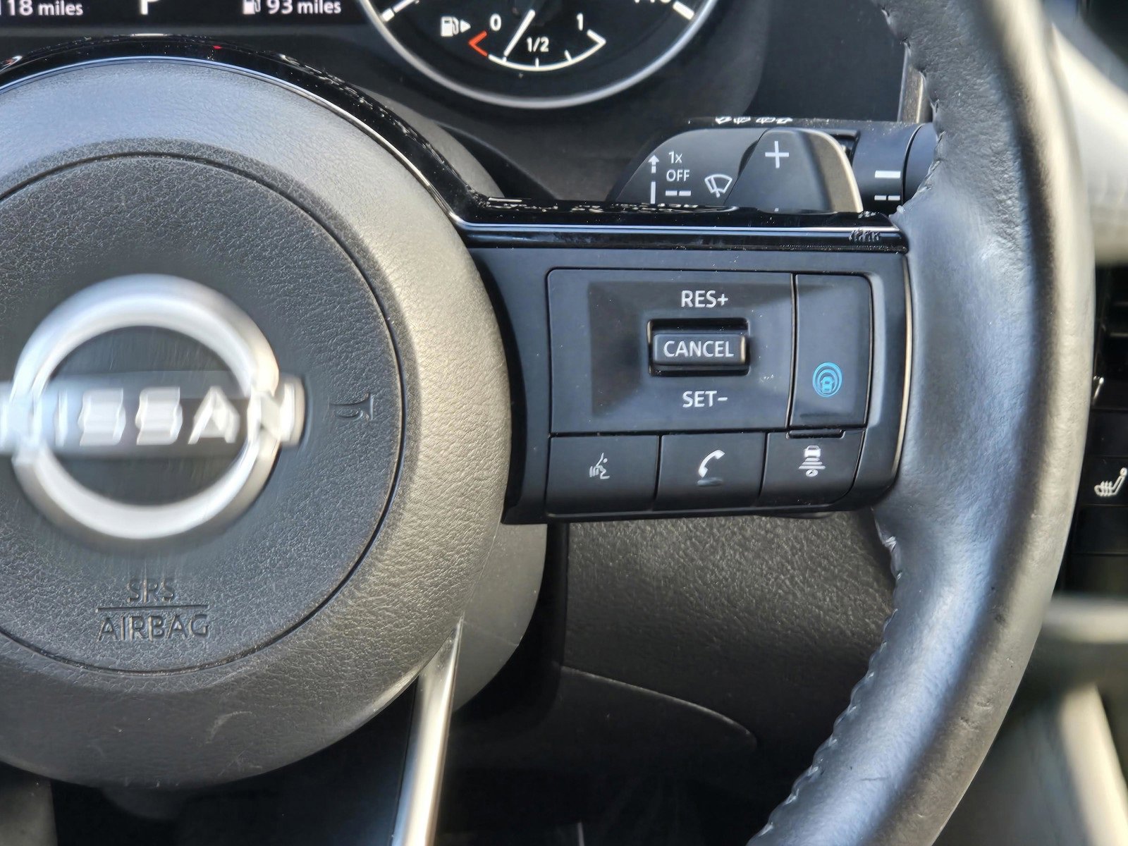 Used 2022 Nissan Rogue SL w/ SL Premium Package image 18