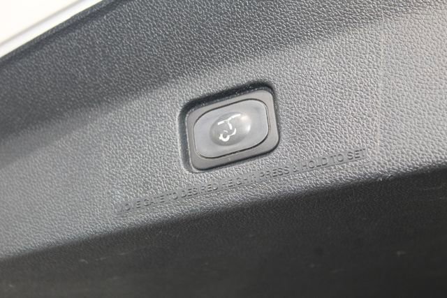 Used 2019 Ford Explorer Platinum image 9