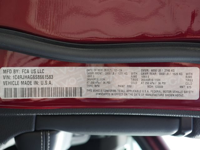 Used 2025 Jeep Grand Cherokee Altitude AWD/4WD image 26