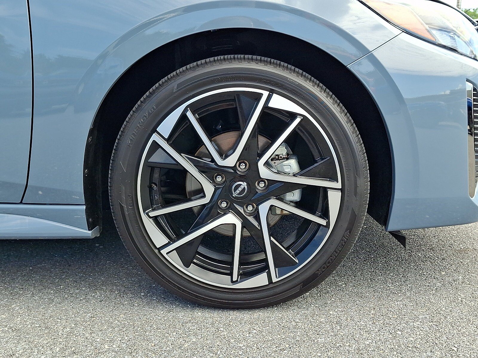 Certified 2025 Nissan Sentra SR w/ SR Premium Package FWD image 9