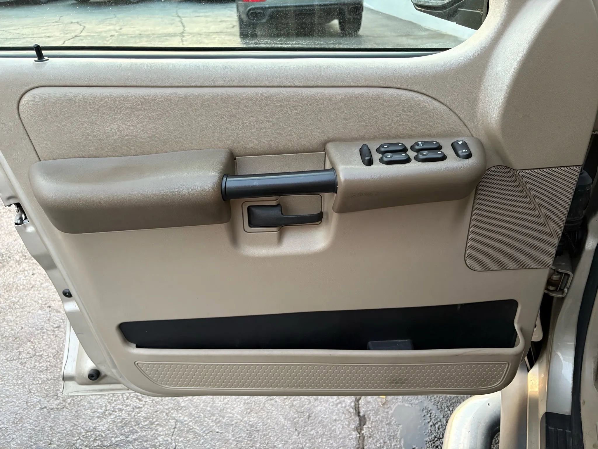 Used 2005 Ford Explorer Sport Trac XLS RWD image 10