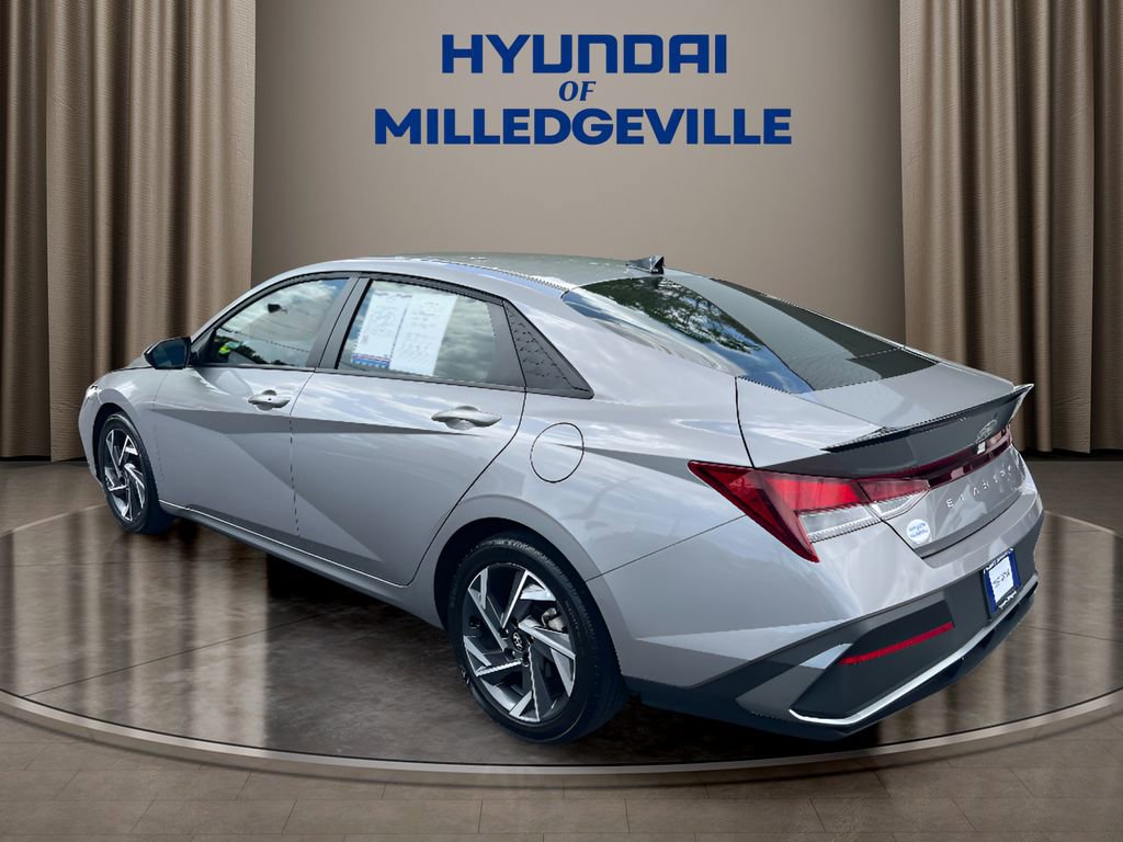 Used 2025 Hyundai Elantra Sport image 4