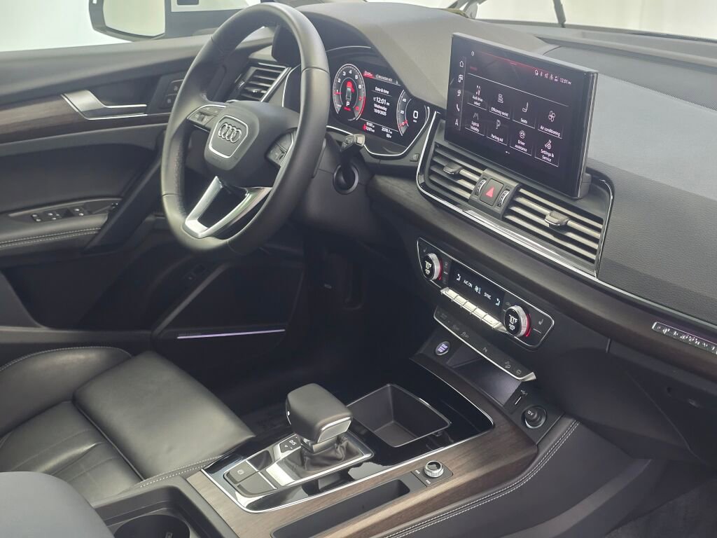 Certified 2025 Audi Q5 2.0T Premium Plus image 29