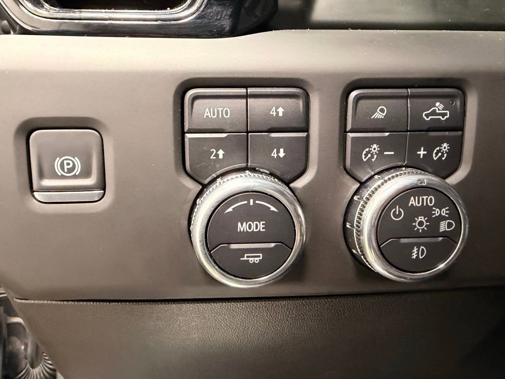 Used 2025 GMC Sierra 1500 AT4 w/ AT4 Premium Package image 28