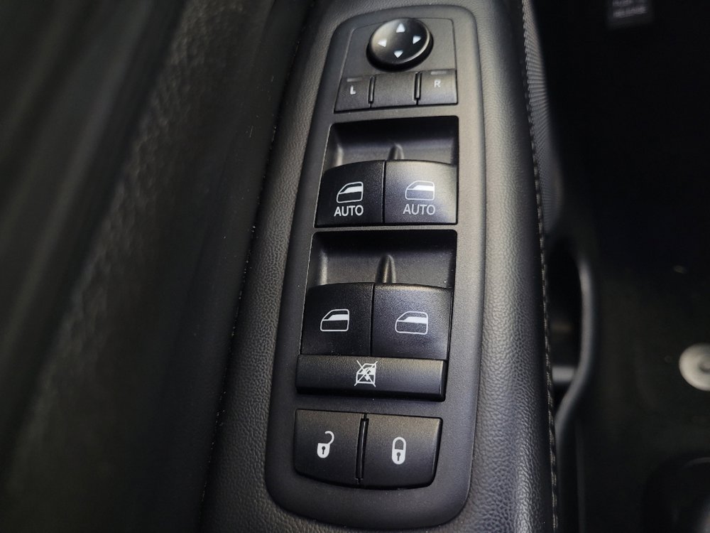 Used 2019 Jeep Grand Cherokee Laredo w/ Laredo X Package image 27