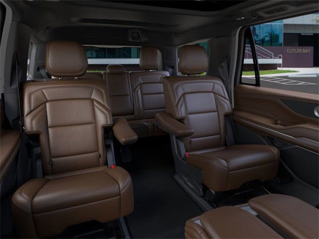 New 2025 Lincoln Navigator Reserve image 11