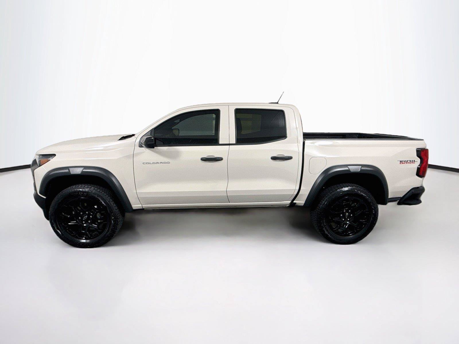 Used 2026 Chevrolet Colorado Trail Boss AWD/4WD image 2